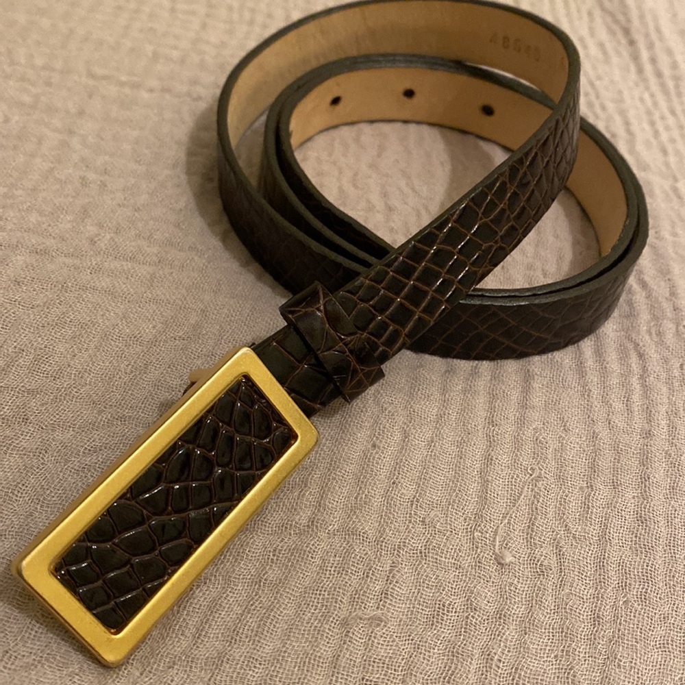 St. JOHN Elegant BROWN Leather Belt with Gold Buckle. Size M . EUC - Picture 2 of 11